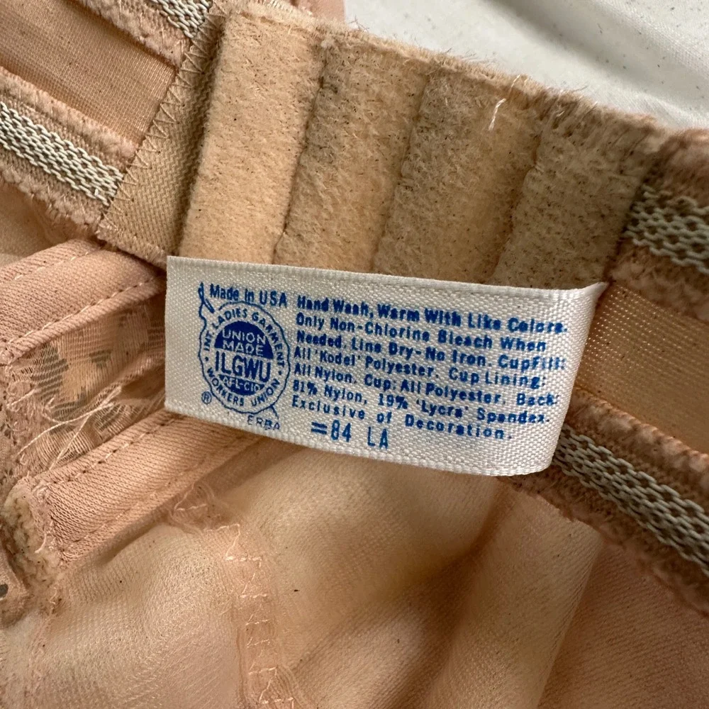 Maidenform Pretty Shapely Vintage 80s Beige Lace Strapless Bra ILGWU USA 34A‎